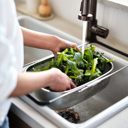 Kitchen 6-Quart  Stainless Steel Strainer Collapsible Colander with Expandable Rubber Handles